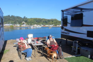 Remember the 'RV women' who wanted nothing to do with me? This old couple replaced them: when I asked about the wildfires the said, 'Goddamn govnmint did it.'