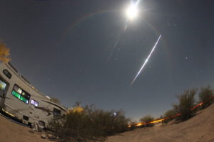 This is a meteor, a fireball that would have lasted several seconds. A beaut.